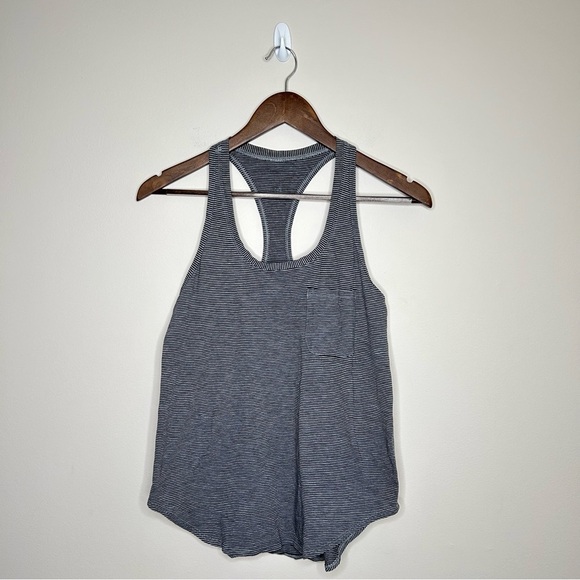 Lululemon Yogi Racerback Front Pocket Pinstripe Black & White Tank Size 6 - Picture 2 of 7